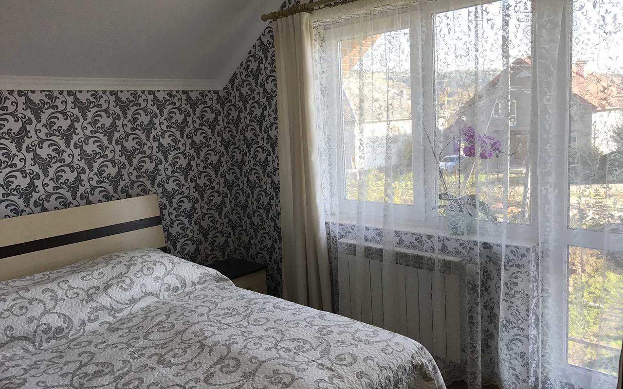 U Maksa Hotel Solochyn Eksteriør billede